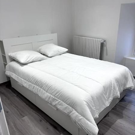 Appartement T4 En Hyper-Centre Bourgoin-Jallieu Екстер'єр фото